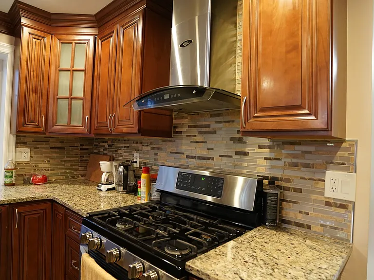12 Raven Dr — Photo 3