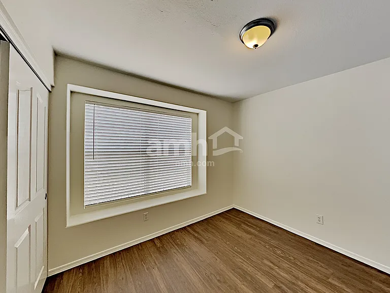 12554 W Holly St — Photo 17