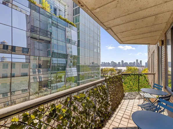 167 Perry Street image 1 of 13