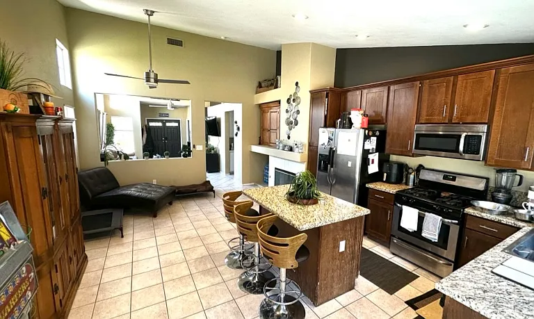 6023 Shadow Oak Dr — Photo 3