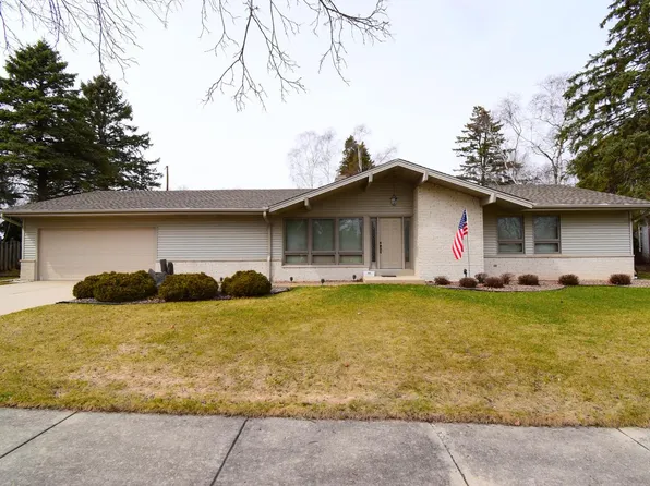955 W Whitefish ROAD, Port Washington, WI 53074