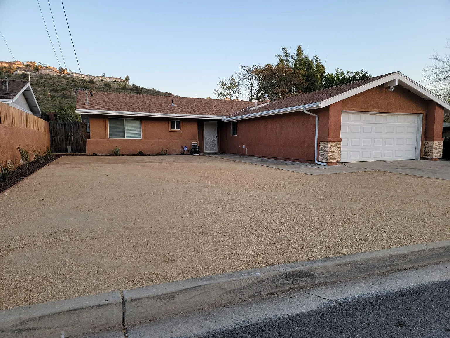 4 bed, 1680 sqft, $4,095 — Photo 2