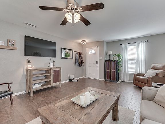 3rd image of 3189 Underwood Dr