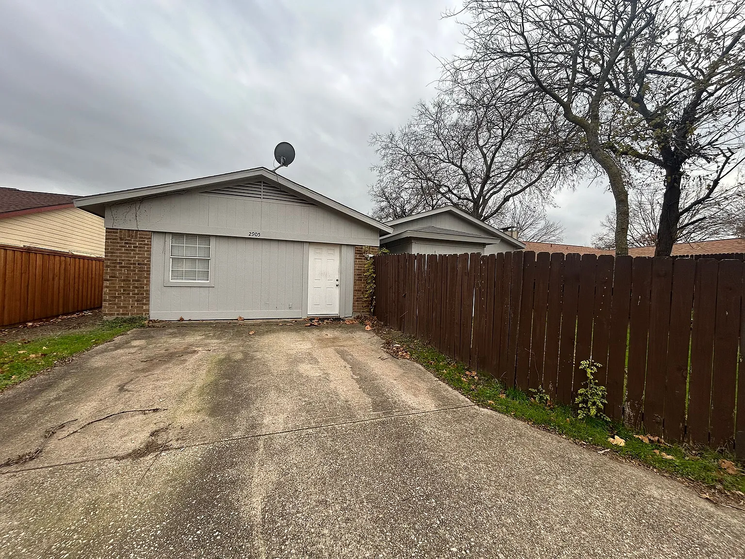 2905 Spring Brook Dr — Photo 3