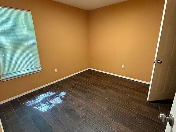 4th image of 304 Cole St #F