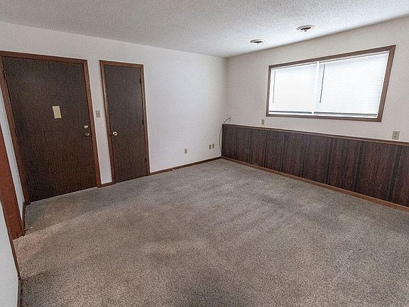 5th image of 2908 Leeway Dr APT D