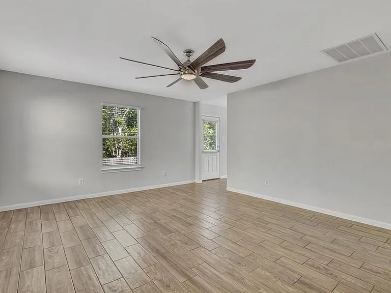 2927 Cypress Island Dr — Photo 6
