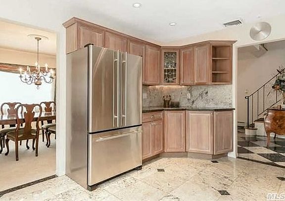 2nd image of 21 Canterbury Dr