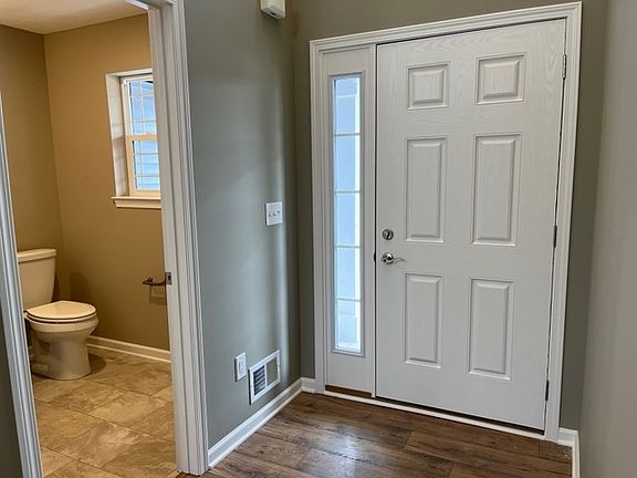 3rd image of 688 Pinewood Dr