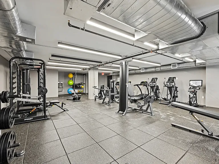 2605 Snyder Ave #2E — Photo 8