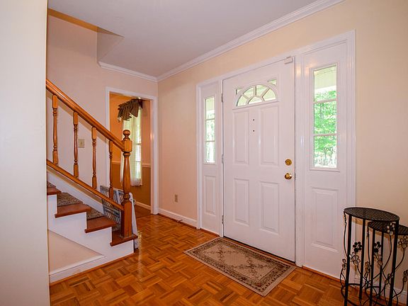 4th image of 113 Sedgefield Ln