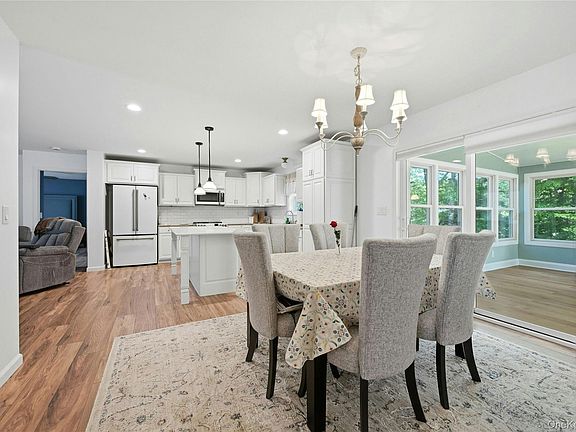 5th image of 1407 Middle Road #277