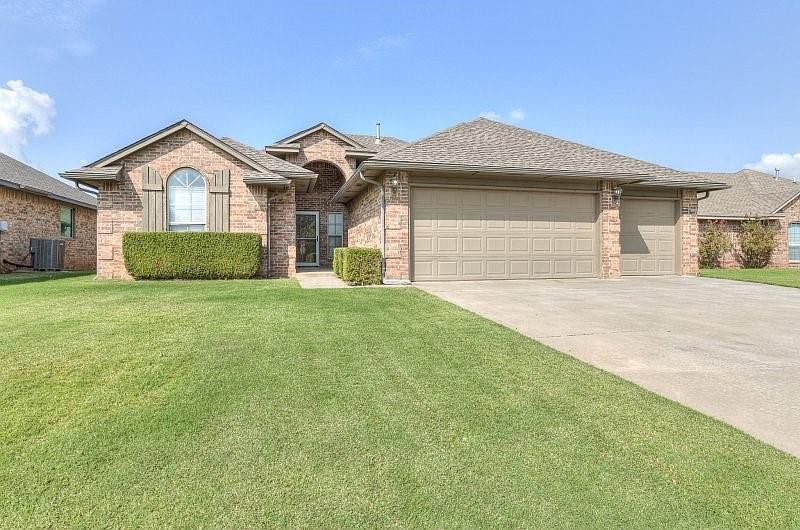 1st image of 301 N Shannon Way