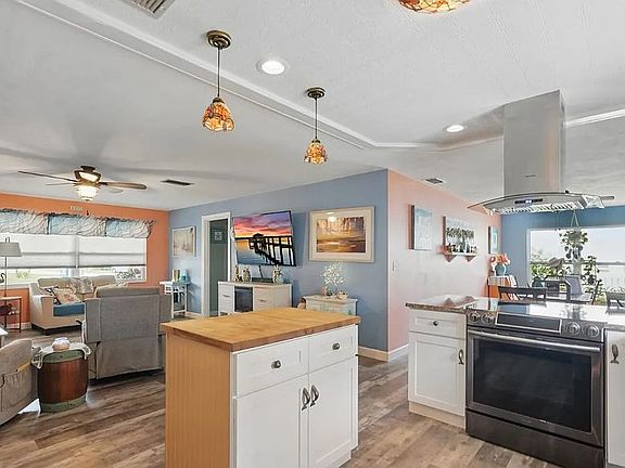 5th image of 100 Lynnhurst Dr