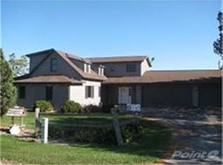 11518 Sroka Ln, Epworth, IA 52045