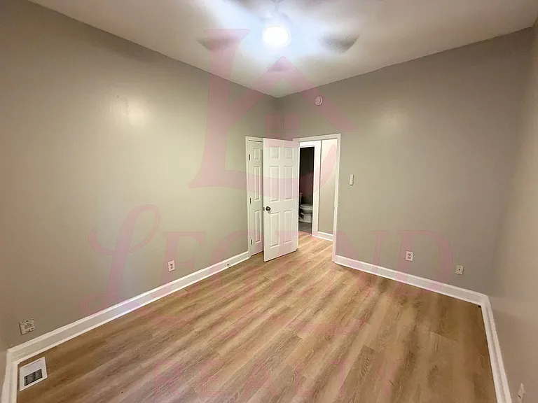 2918 Miami St #1F — Photo 11