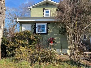 17 Highview Dr, Selden, NY 11784