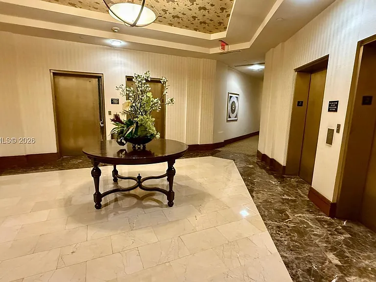 19501 W Country Club Dr #1212 — Photo 26