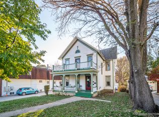 128 N Gifford St, Elgin, IL 60120