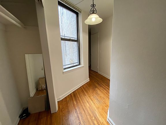 4th image of 128 E 84th St APT 4D