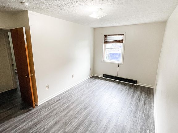 4th image of 314 Reynolds St #A