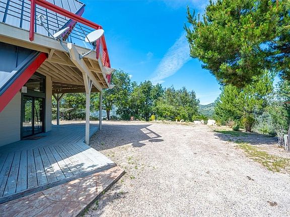 3rd image of 1010 Los Berros Rd