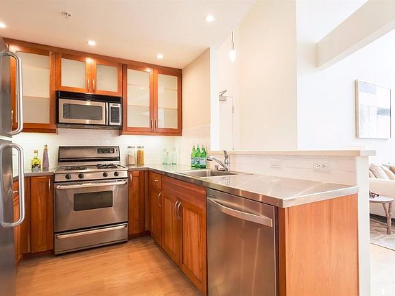4th image of 321 Langton St Unit 1