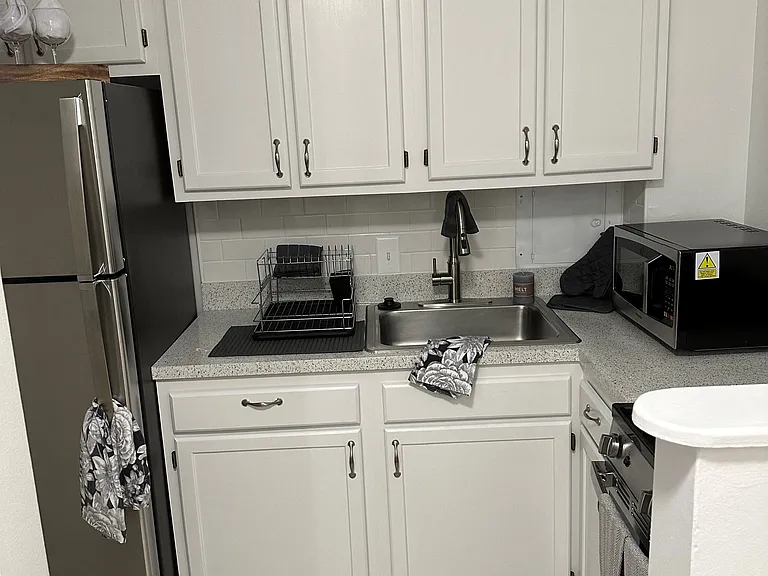 Calvert House Apartments — Photo 55