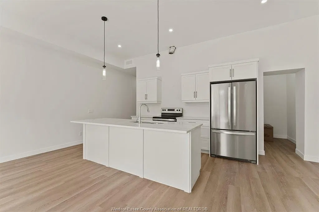 2 bed, $2,300 — Photo 2