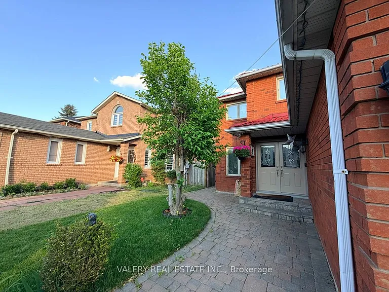 1683 Moongate Cres #LOWER — Photo 20