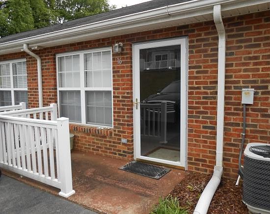 1st image of 16 Boone Hill Ct #16