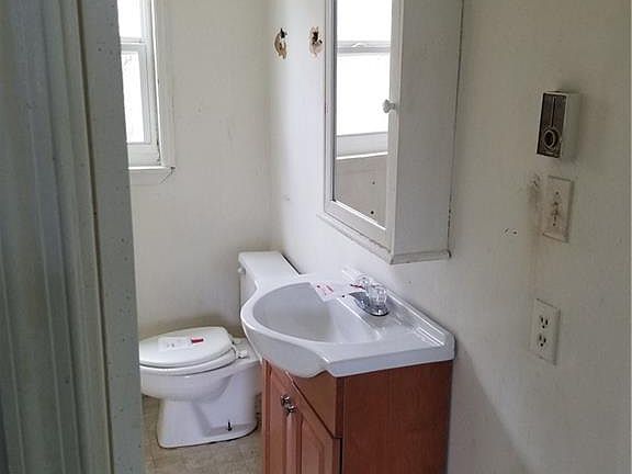 5th image of 20619 Willowdale Dr