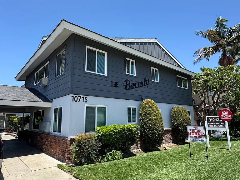 10715 La Reina Ave #A — Photo 1