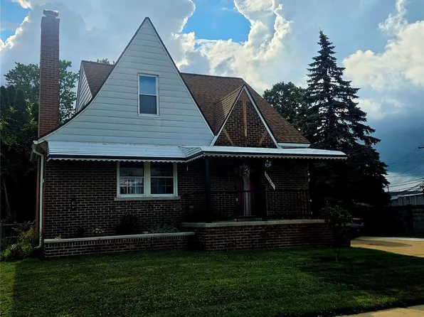19805 Lexington, Redford, MI 48240