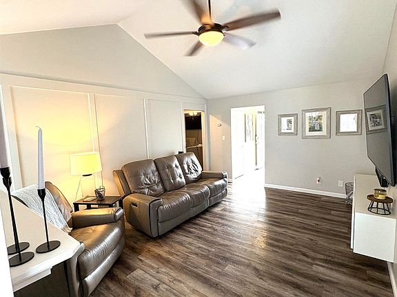 3rd image of 12734 Rolling Meadows Dr