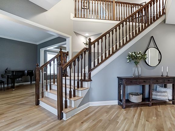 4th image of 1264 Rock Mill Dr