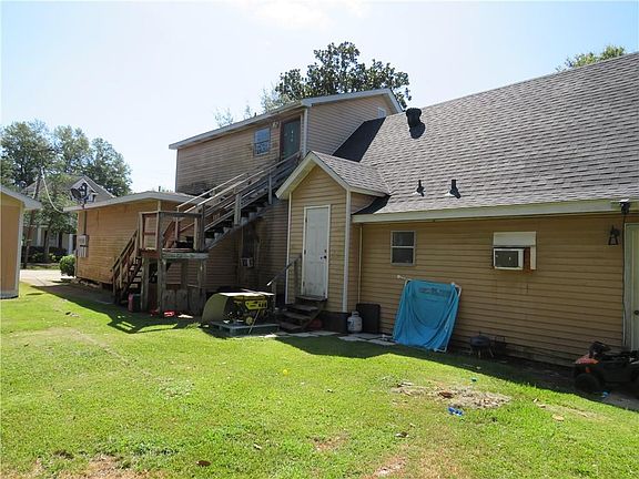 4th image of 310 S Holly St