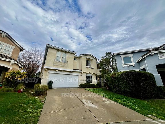 3rd image of 116 Burgundy Ct