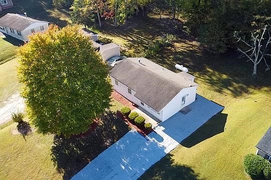 2nd image of 2279 Robin Hood Dr