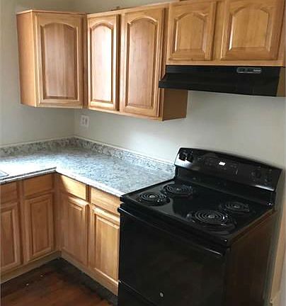 3rd image of 6647 Vandike St