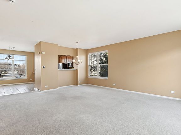 5th image of 3389 Bradbury Cir
