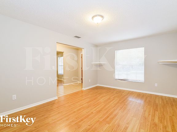2nd image of 913 Sylvia Dr