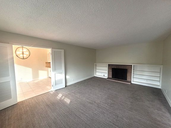 2nd image of 1270-1272 Meredith Way