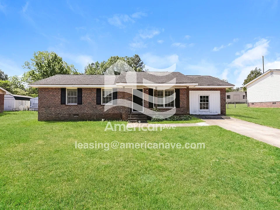 4 N Kings Dr