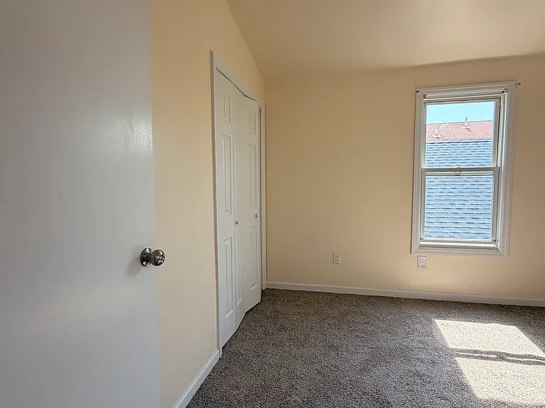 310 S 7th Ave — Photo 14