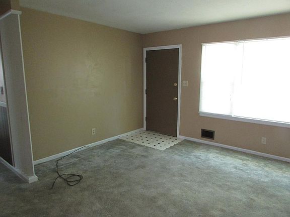 4th image of 8858 E 53rd Ter #House