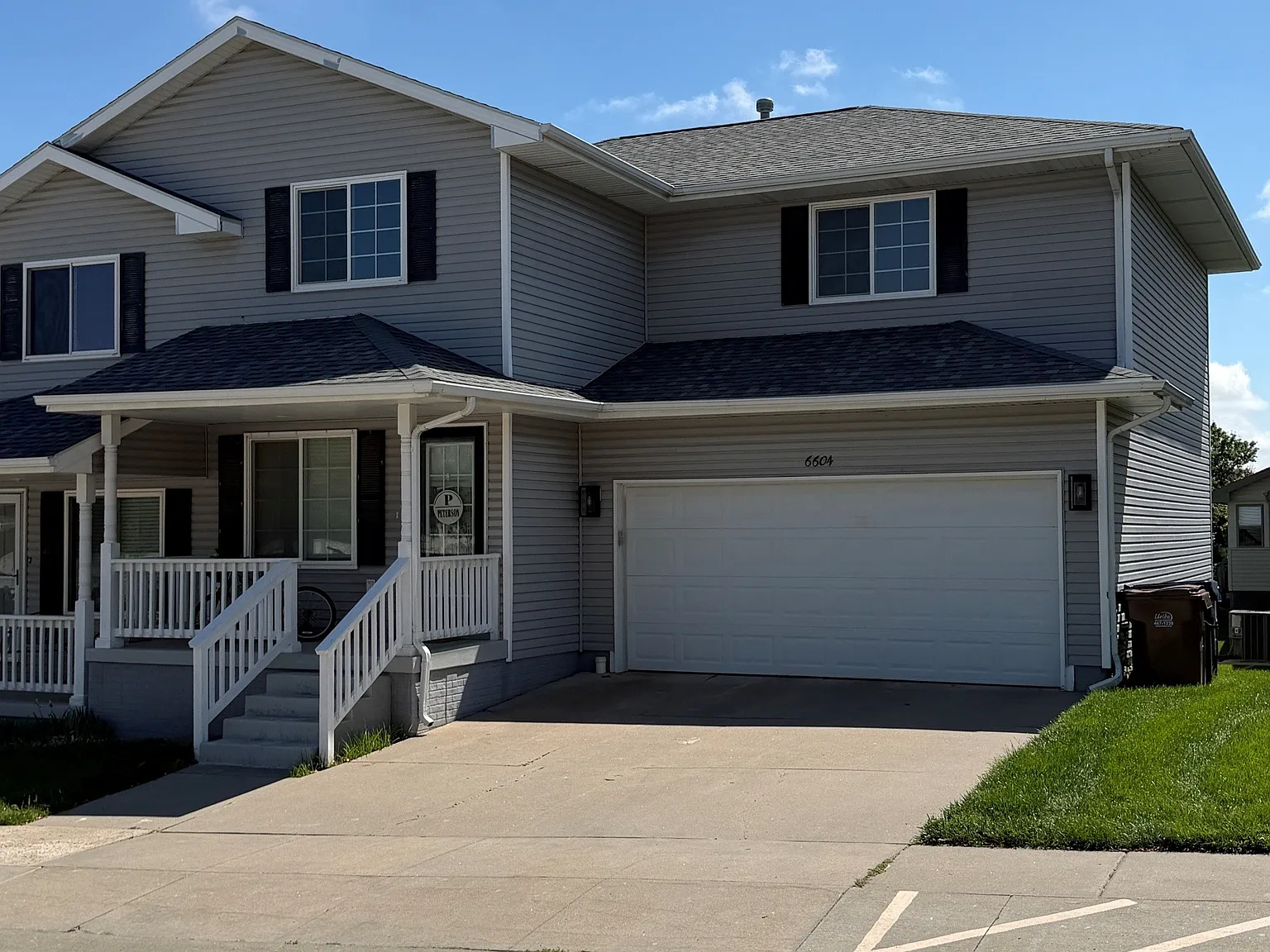 4 bed, 2000 sqft, $2,150 — Photo 2