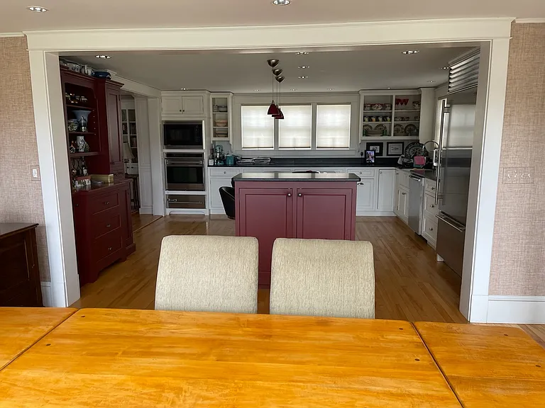 142 Russell Ave — Photo 6