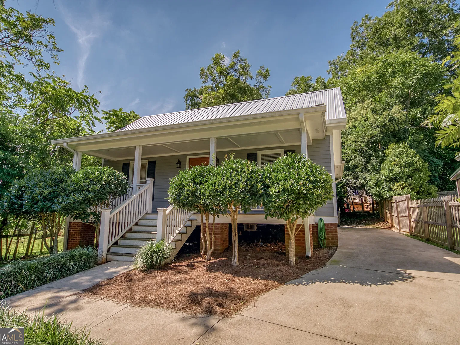 2 bed, 2.0 bath, 1160 sqft, $1,900 — Photo 3
