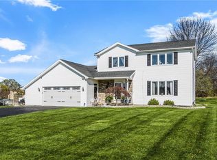 30 Countryside Dr, Hamlin, NY 14464